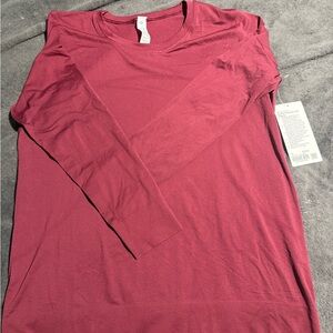 New with tags. Lululemon swiftly relaxed long sleeve. Size 14
